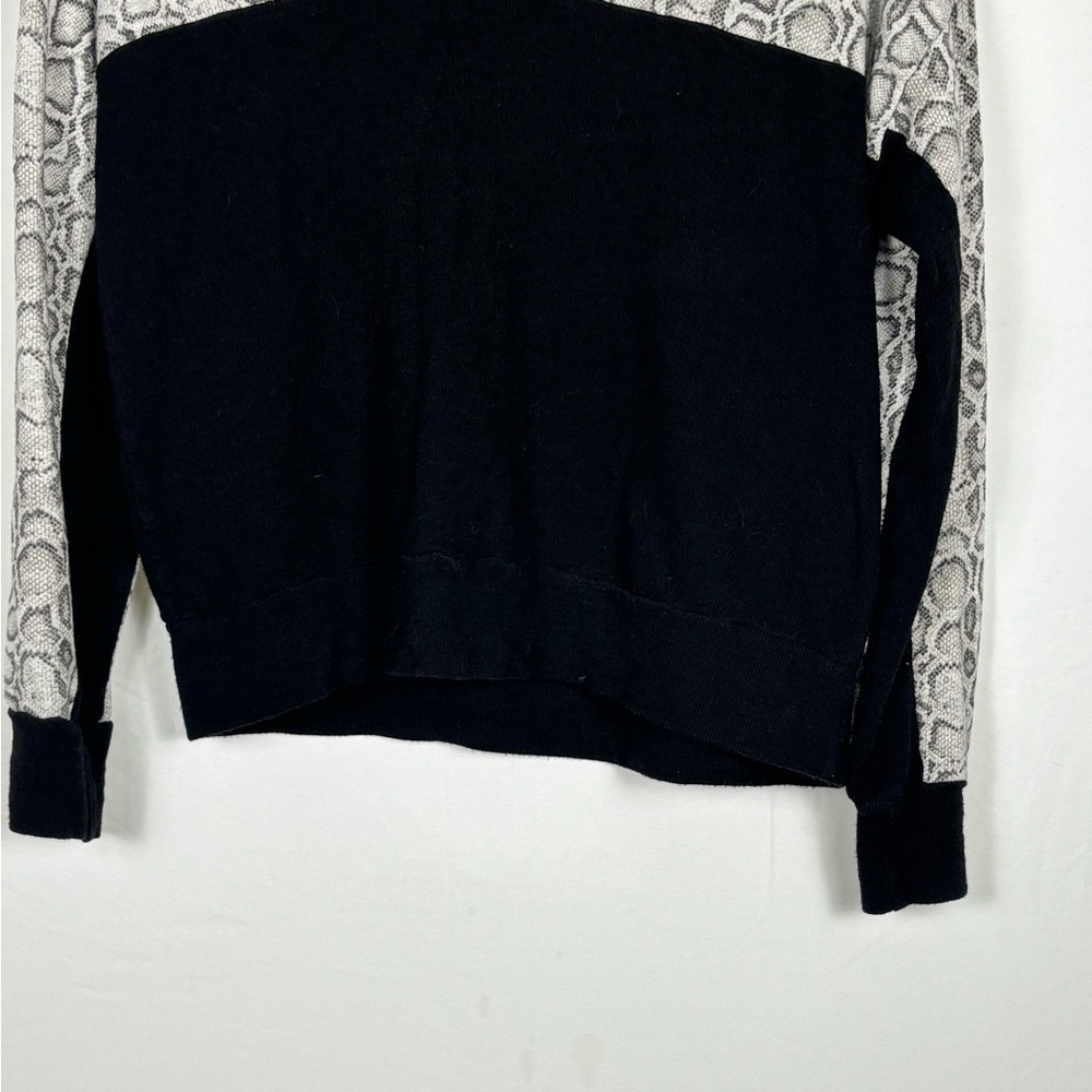 Monrow Sweatshirt Colorblock Snakeskin Print Sporty Black white S - Picture 6 of 11